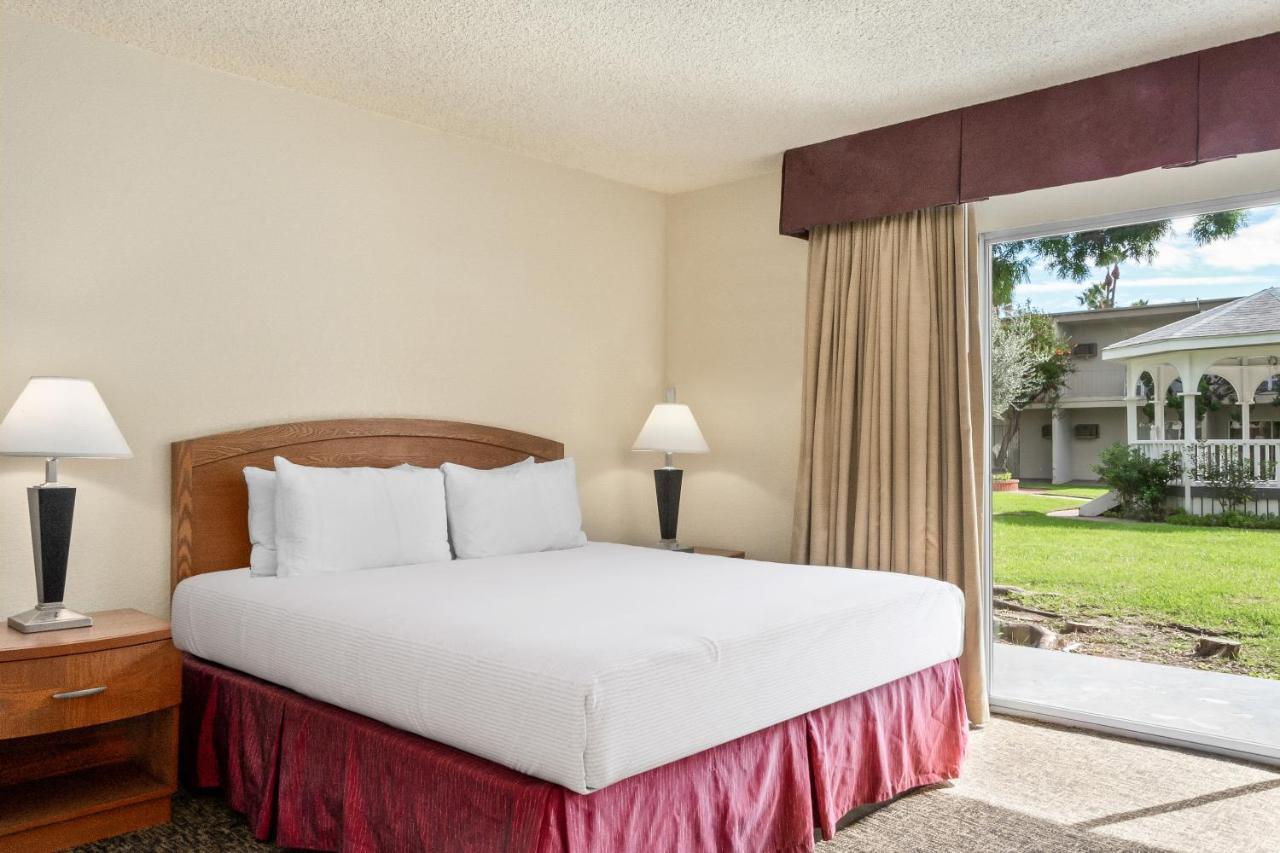 Golden Sails Hotel Long Beach Bagian luar foto